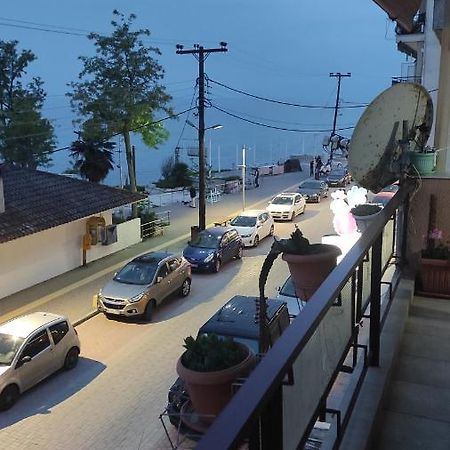 Sam Apartment Nea Kallikrateia ภายนอก รูปภาพ